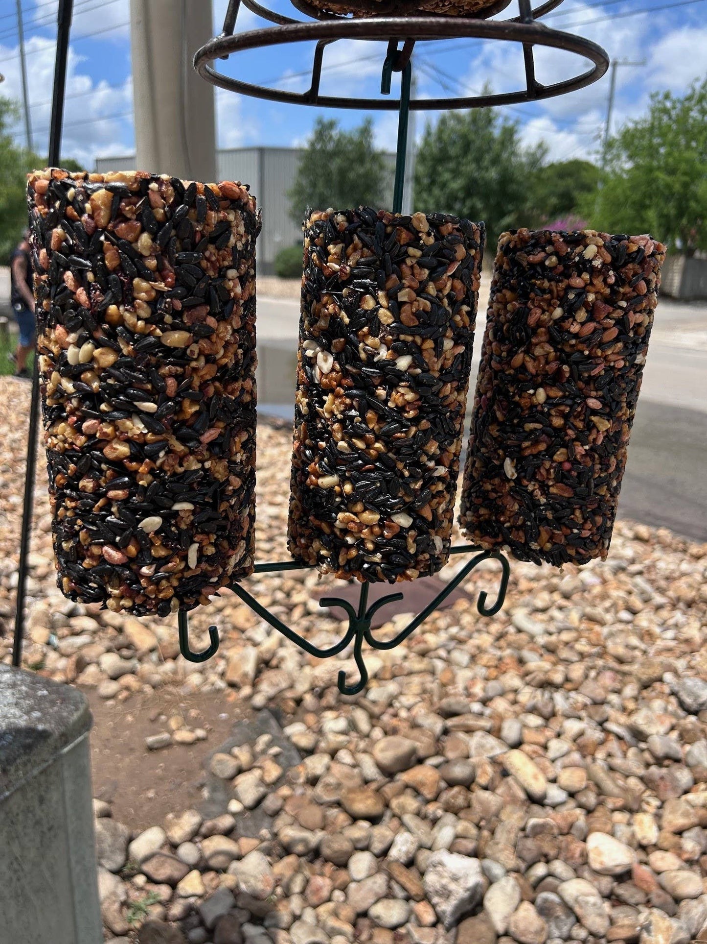 Triple Cylinder Feeder