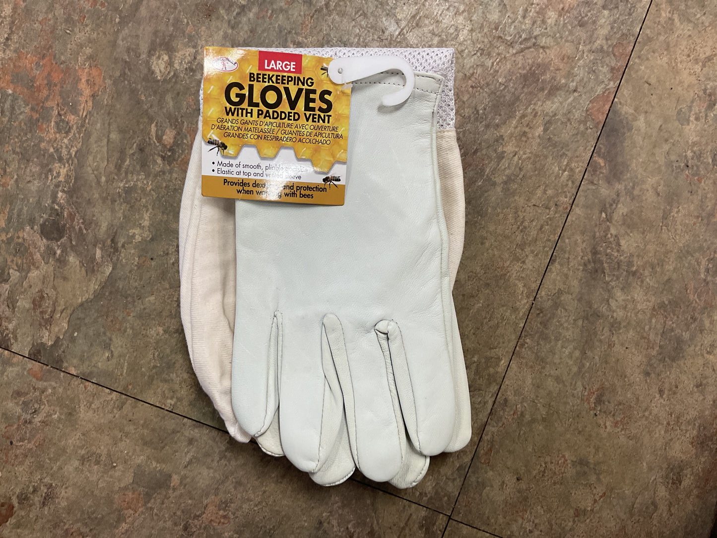 Beekeeping gloves with padded vent